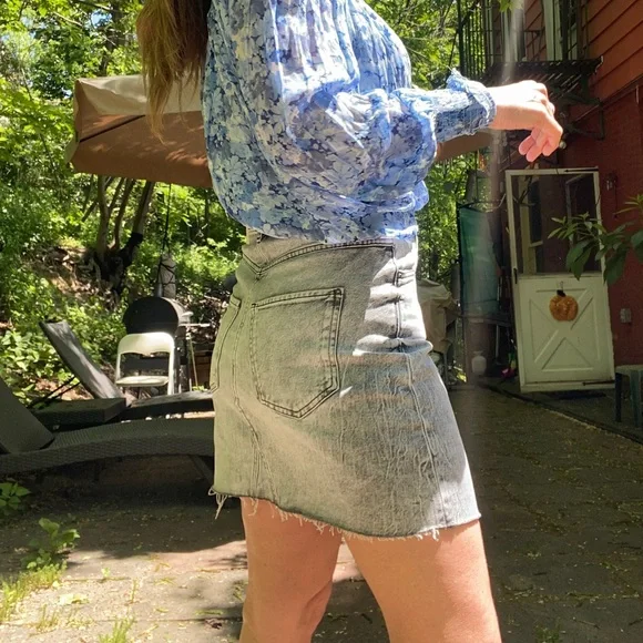 NWOT! GUESS Denim skirts Sz 28 - Picture 5 of 17